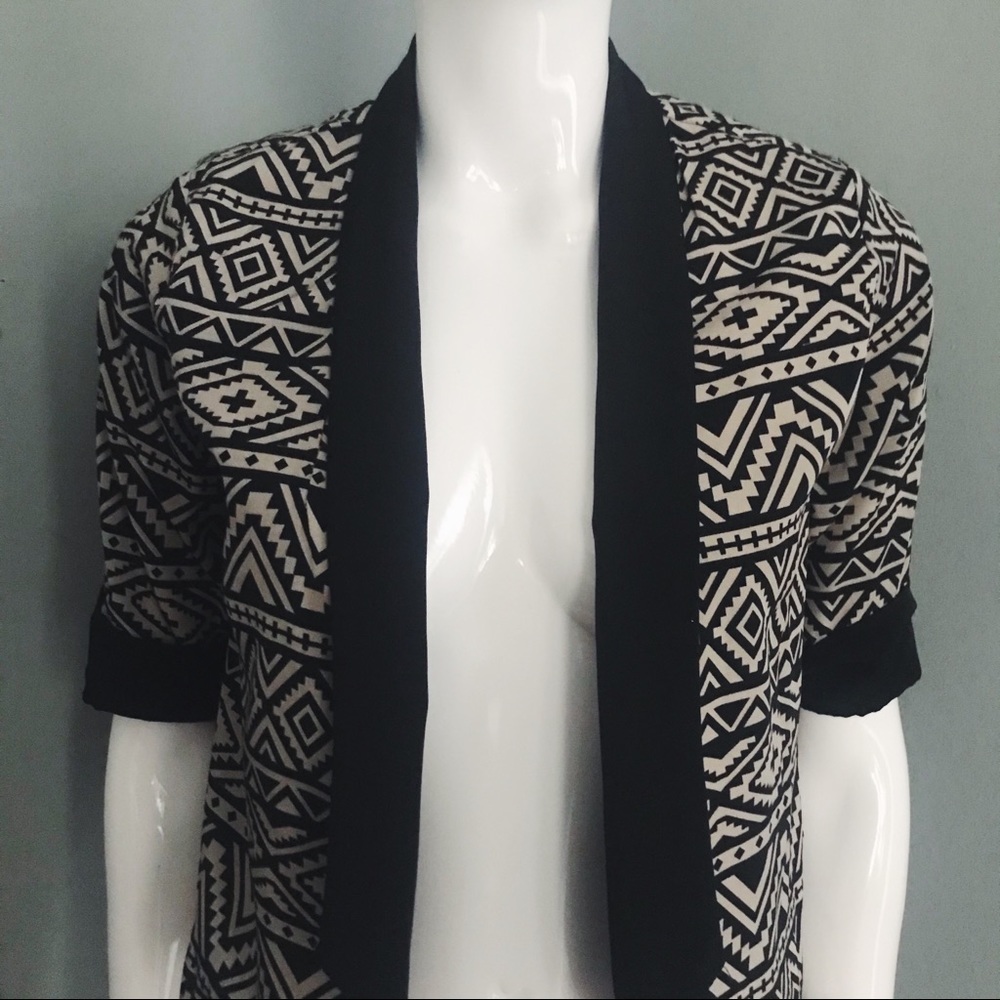 Cropped Geometric Patterned Blazer | Size S - Picture 2 of 6